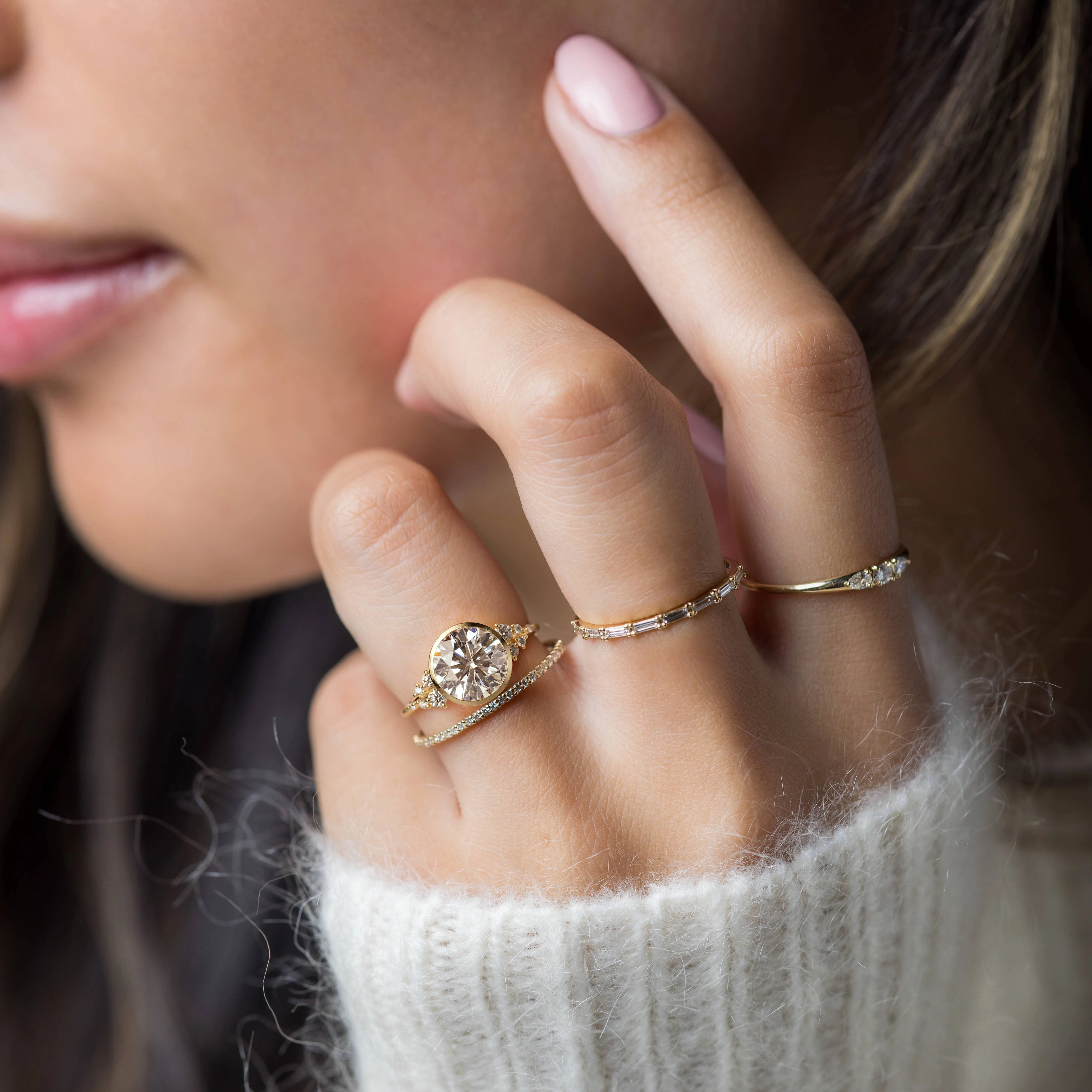 Bezel Snowdrift Ring, Round Cut