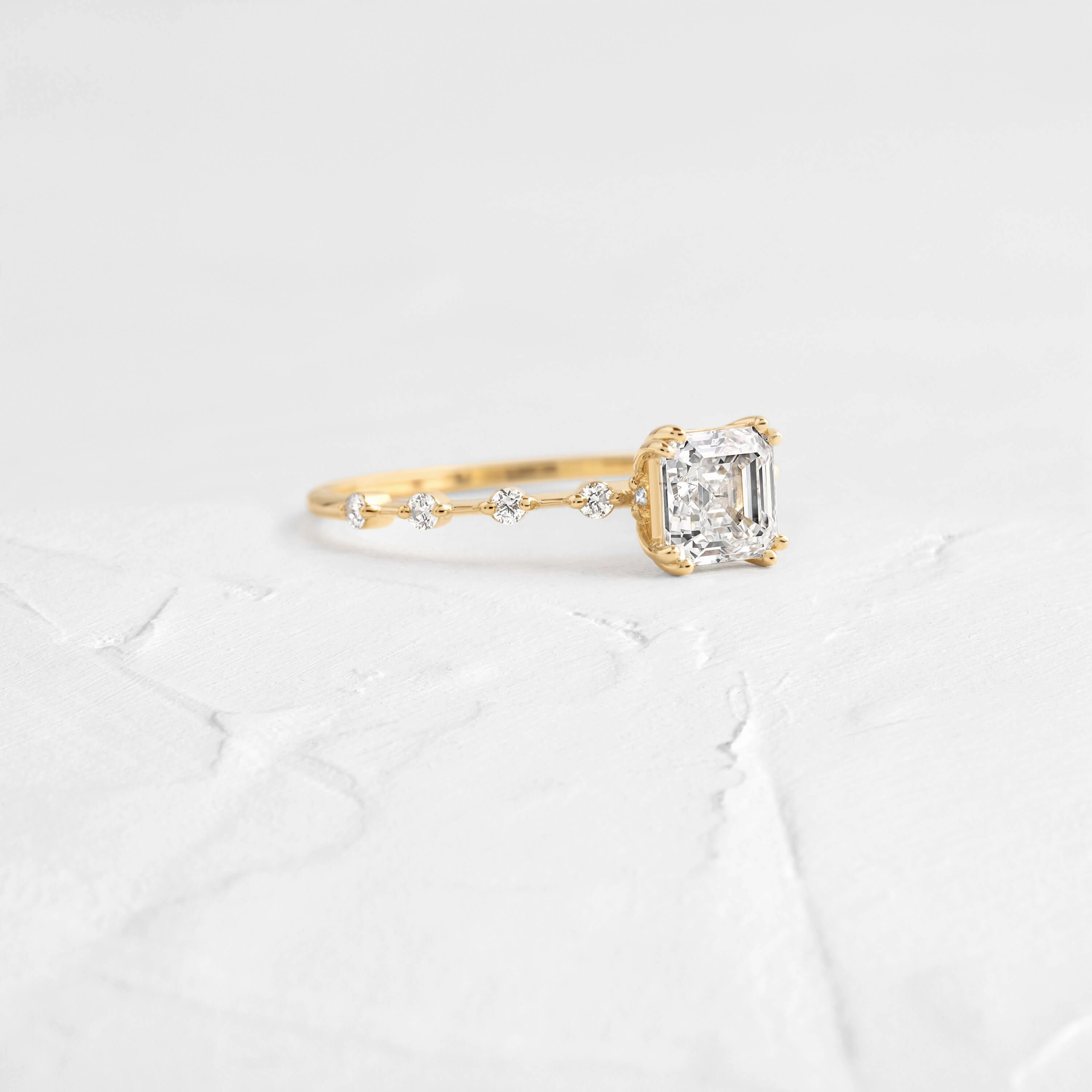 Distance Ring, Asscher Cut