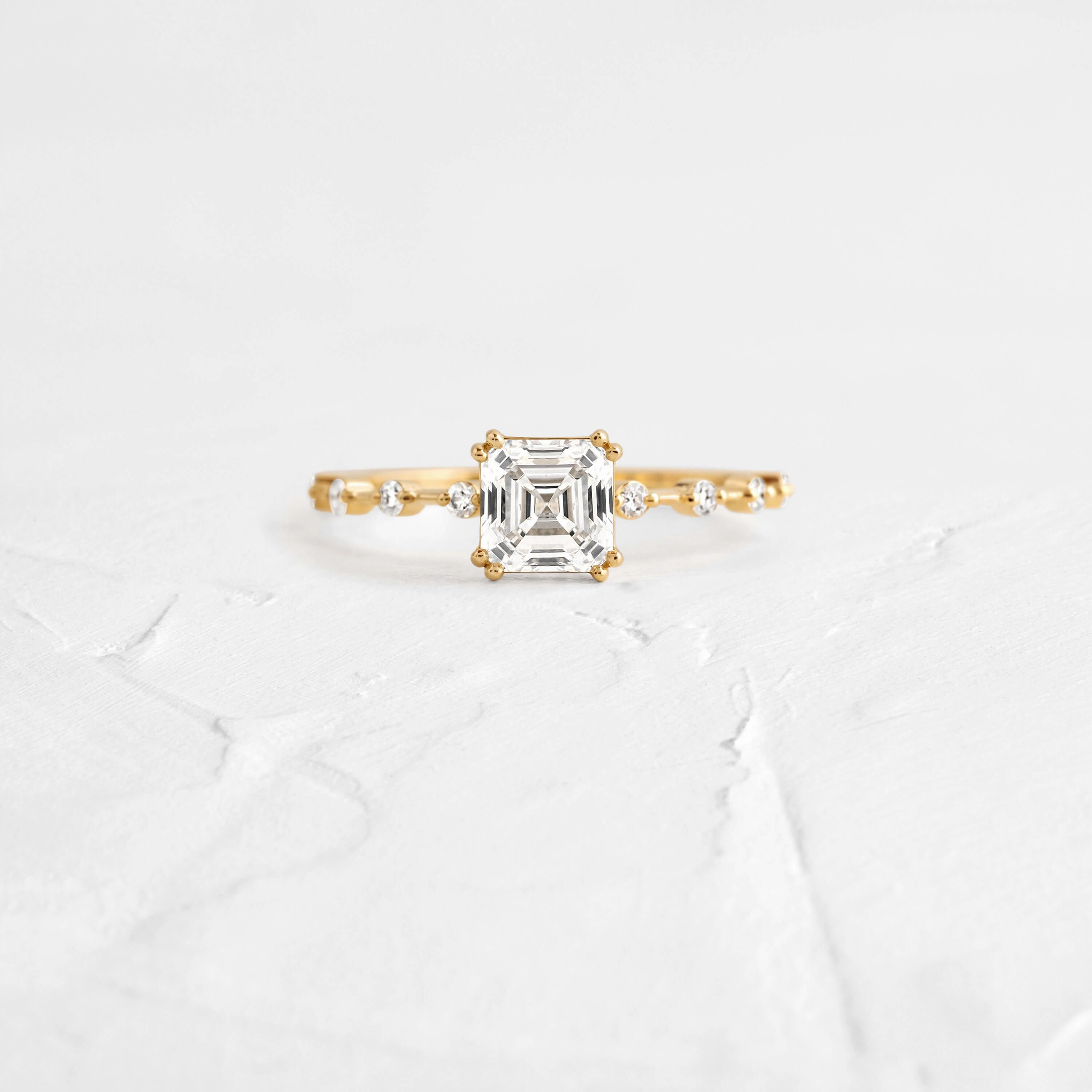 Distance Ring, Asscher Cut