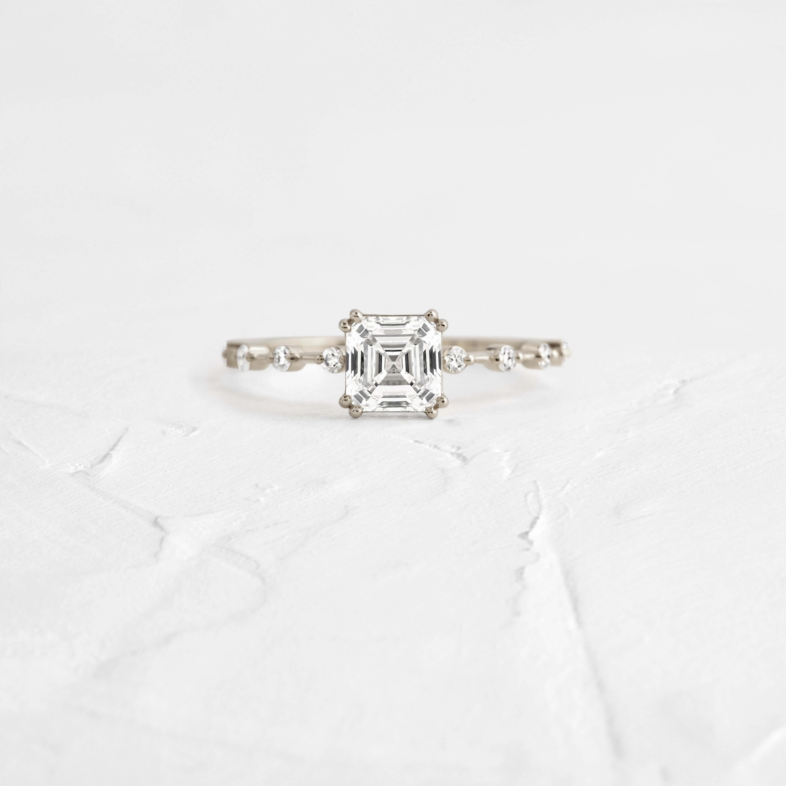 Distance Ring, Asscher Cut