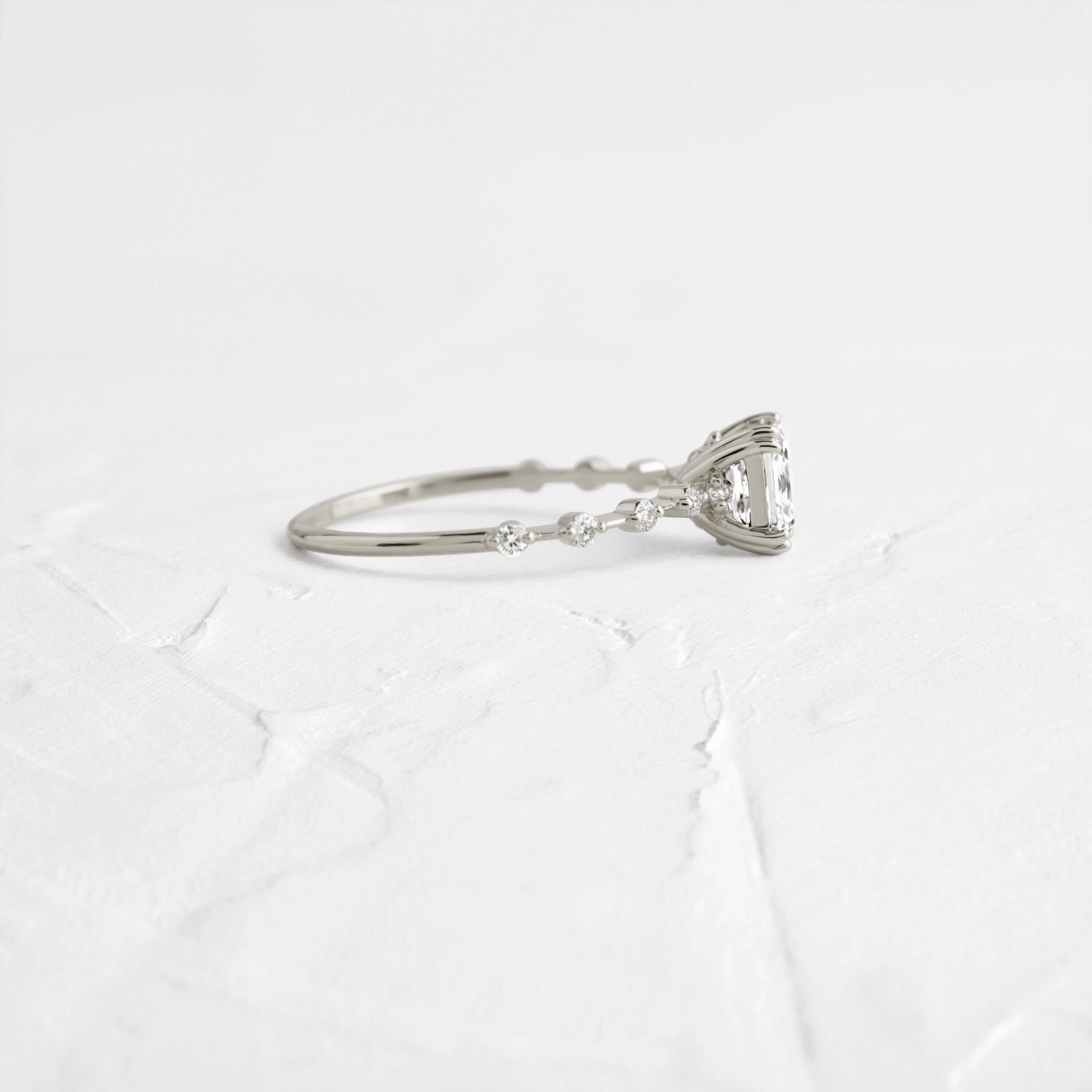 Distance Ring, Asscher Cut