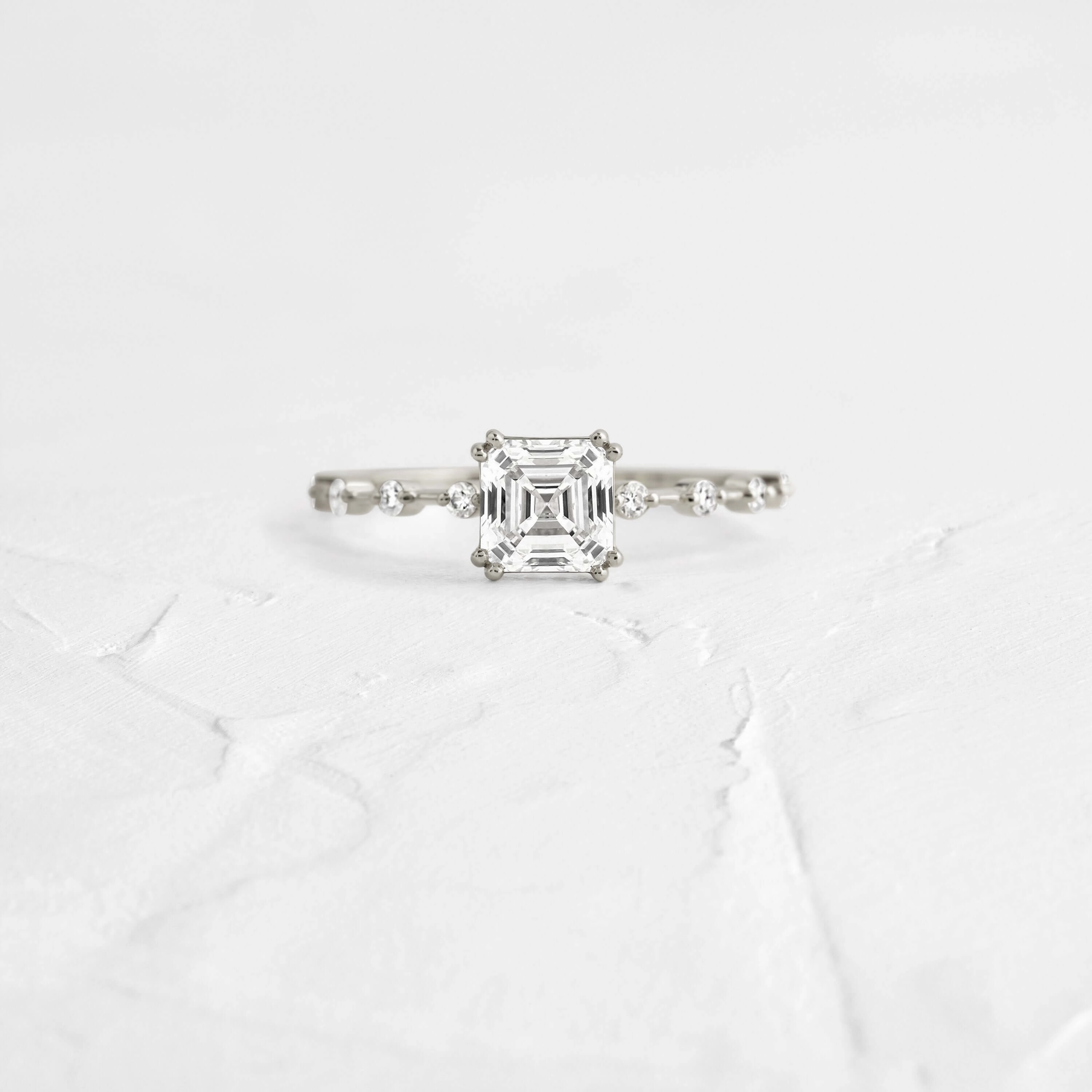 Distance Ring, Asscher Cut