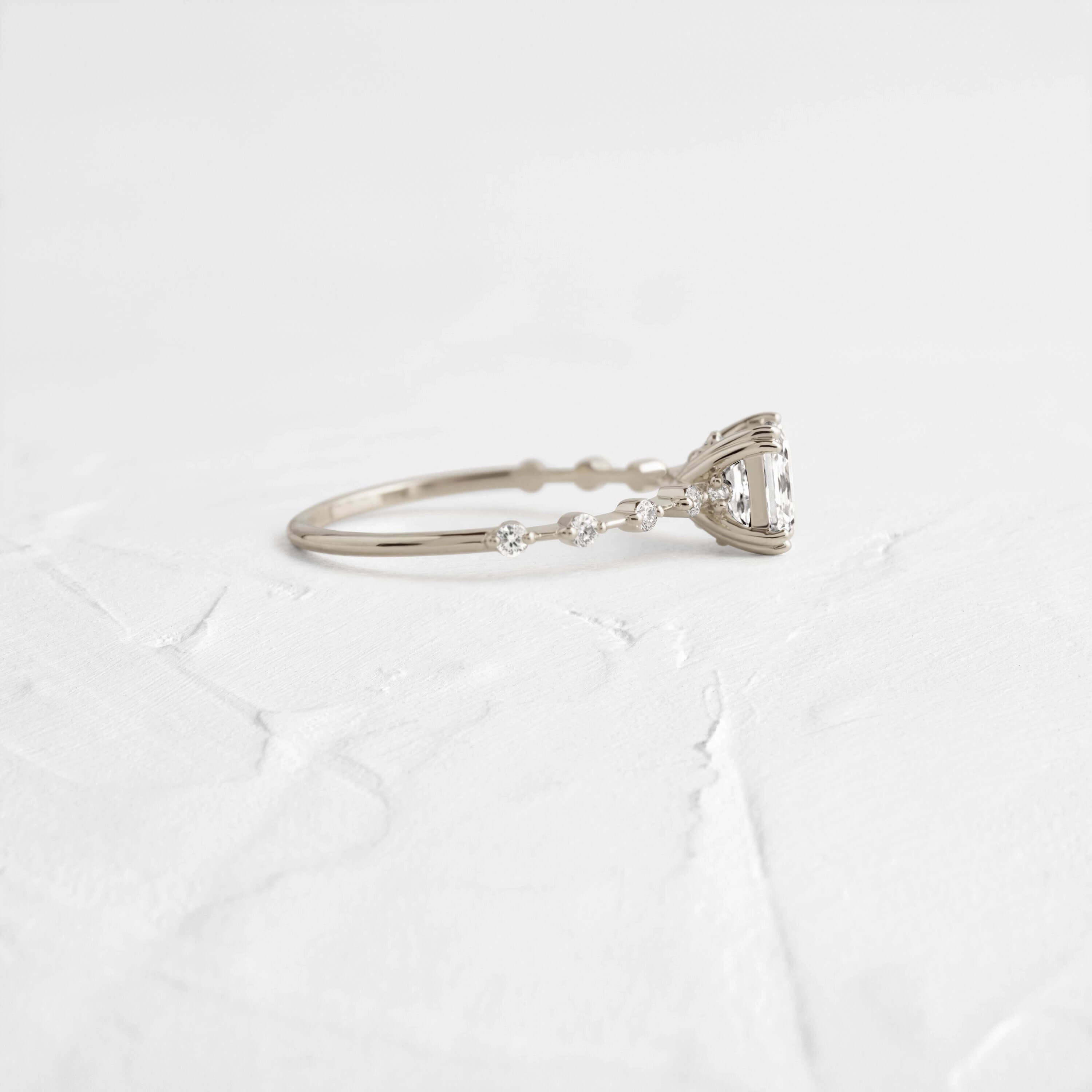 Distance Ring, Asscher Cut