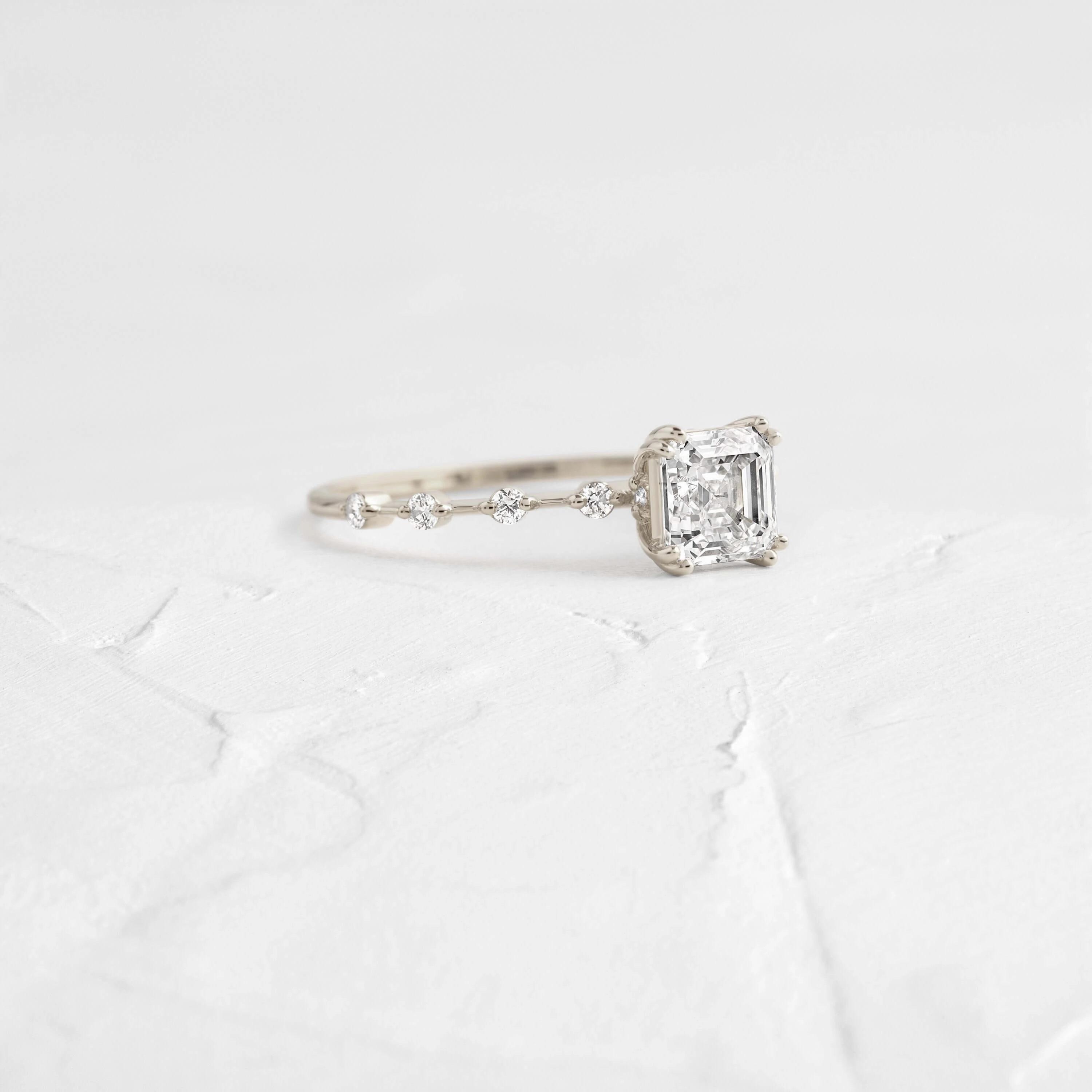 Distance Ring, Asscher Cut