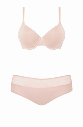 Norah Chic Covering T-Shirt Bra and Shorty Set